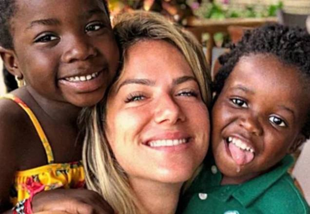 A apresentadora Giovanna Ewbank e os filhos, Titi e Bless