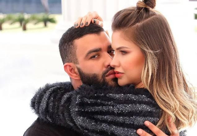 Gusttavo Lima e Andressa Suita posam para foto (reprodução/Instagram)