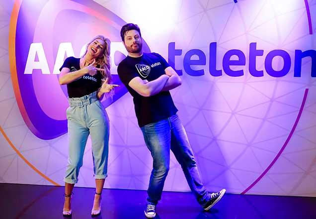 Lívia Andrade e Danilo Gentili no Teleton 2020
