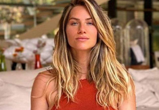 Giovanna Ewbank posa para foto (Reprodução/Instagram)