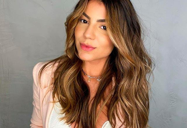 Hariany Almeida fazendo carão