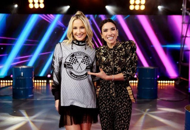 Claudia Leitte no cenário do Máquina da Fama