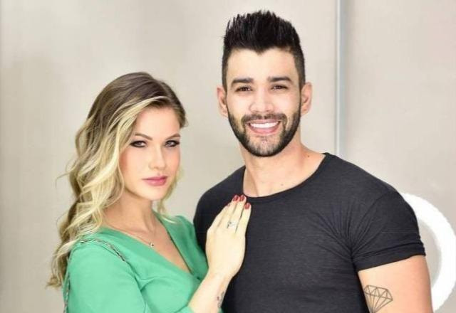 Gusttavo Lima e Andressa Suita posam para foto (reprodução/Instagram)