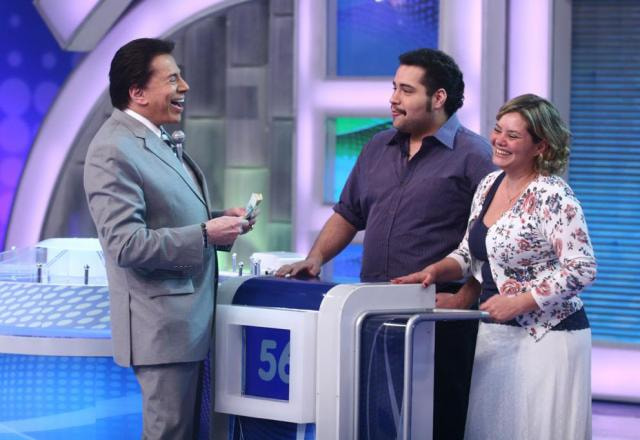 Silvio Santos recebendo Tiago e Cintia Abravanel