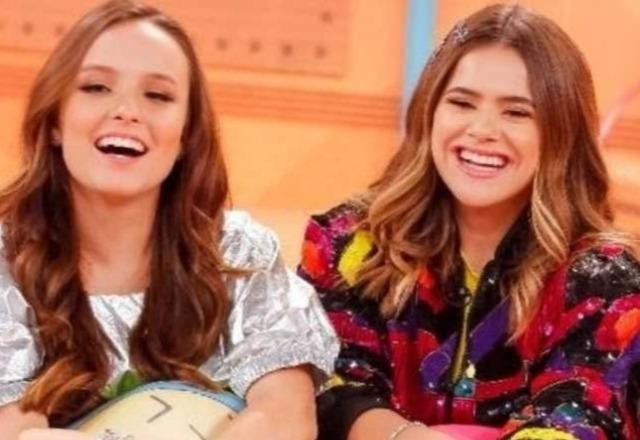 Maisa e Larissa Manoela sorrindo