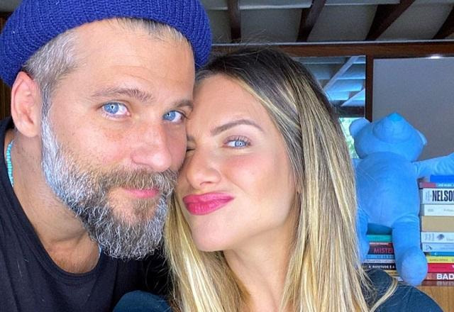 Giovanna Ewbank e Bruno Gagliasso posam para foto (Reprodução/Instagram)