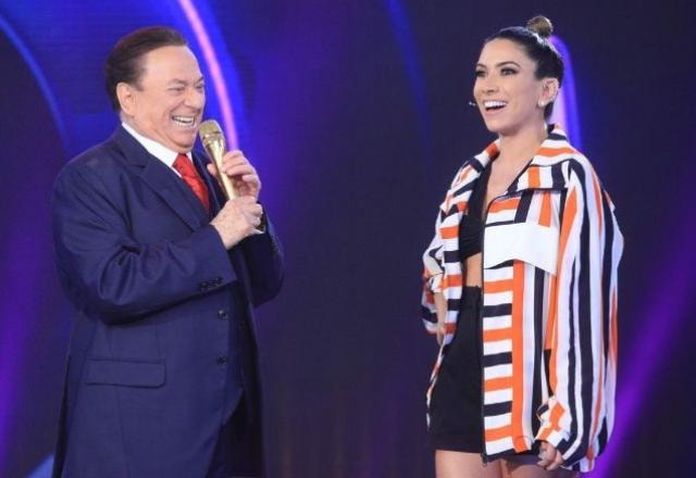 Raul Gil e Patricia Abravanel, no palco do Máquina da Fama