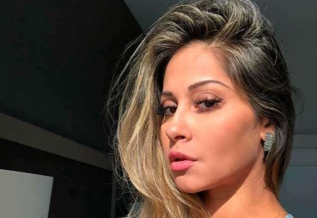 Mayra Cardi posa para foto (Reprodução/Instagram)