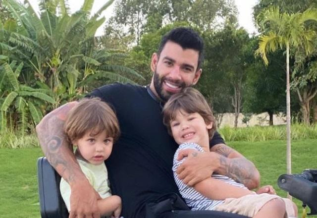 Gusttavo Lima com os filhos