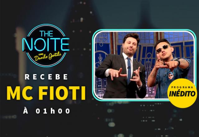 Mc Fioti e Danilo Gentili no palco do The Noite com Danilo Gentili.