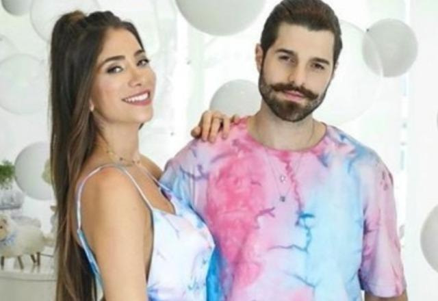 Dj Alok e Romana Novais posam para foto (Reprodução/Instagram)