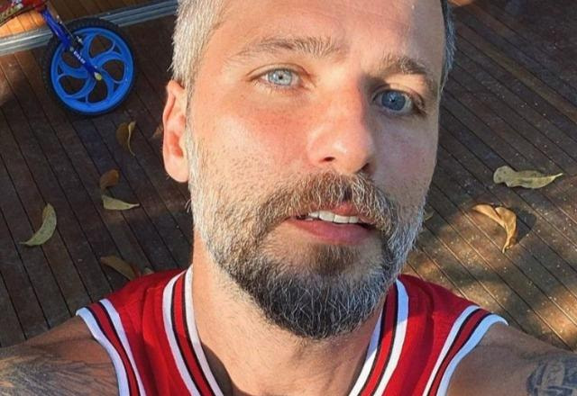 Bruno Gagliasso posa para foto (Reprodução/Instagram)