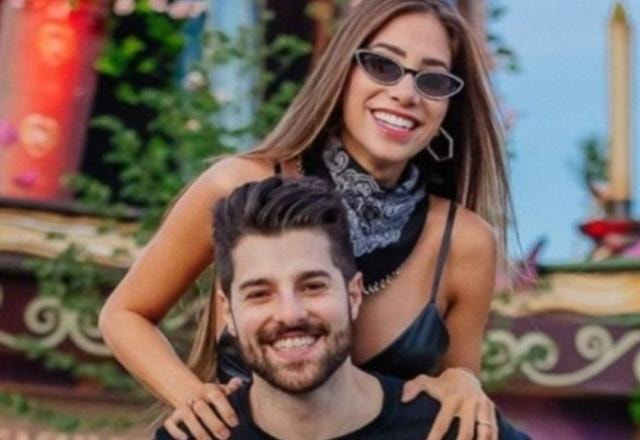 Dj Alok e Romana Novais posam para foto (Reprodução/Instagram)