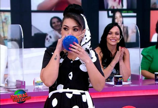 Milene Pavorô dá dica inusitada para amarrar bexigas de aniversário