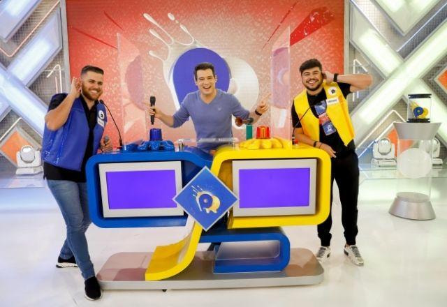Celso Portiolli, Zé Neto e Cristiano no cenário do Passa ou Repassa
