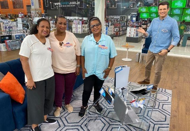 Celso Portiolli e a família Morais, no estúdio do Comprar é Bom
