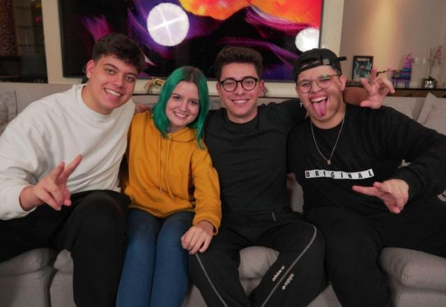 Flakes Power e sua equipe de influenciadores da Hero Base