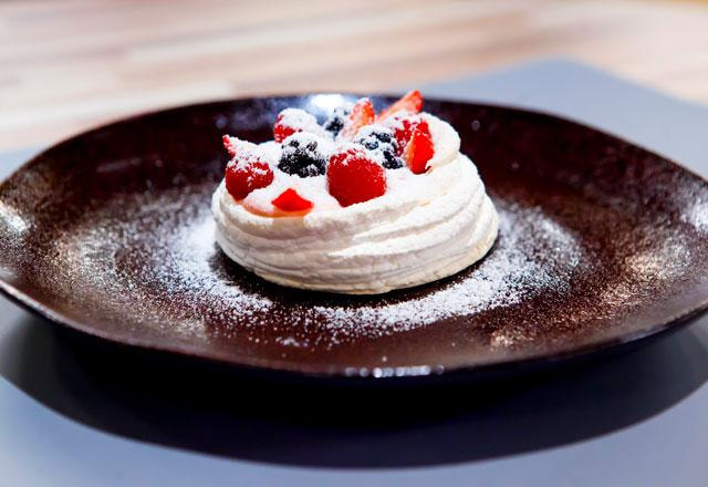 Pavlova de Frutas Vermelhas