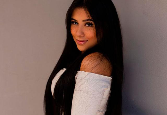 Cinthia Cruz