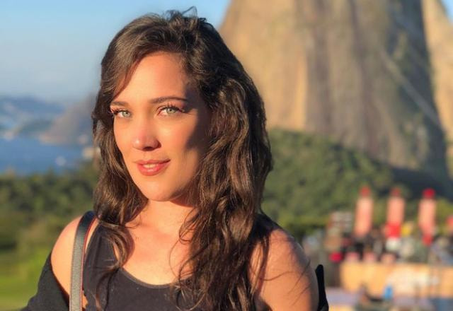 A atriz Adriana Birolli