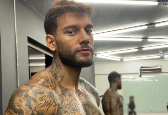 Lucas Lucco em foto na academia