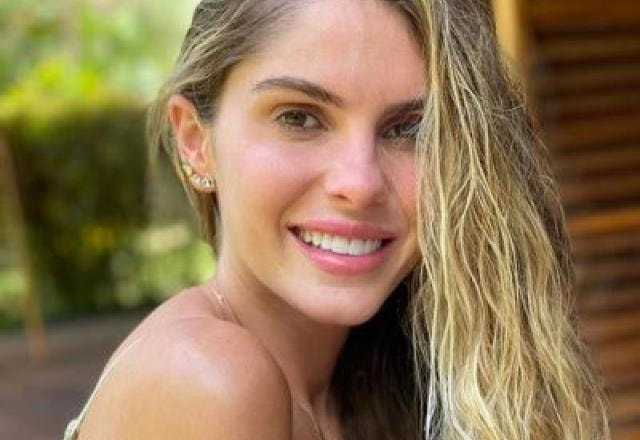 Bárbara Evans posa para foto