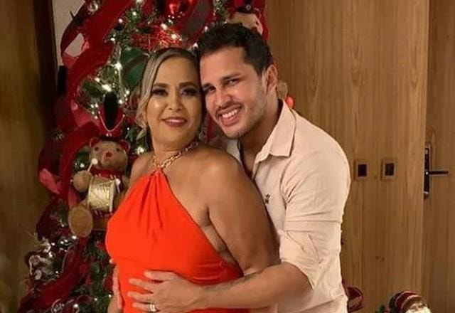 Telma Guimarães e Lucas Guimarães abraçados