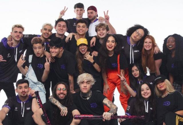 Imagem da equipe de jogadores e influencers da XISDE
