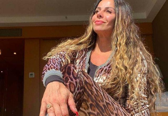Viviane Araújo em um ensaio fotográfico