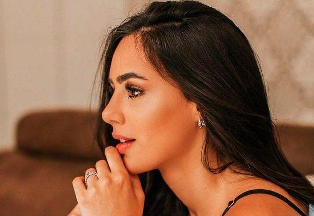 Bruna Biancardi aparece de perfil