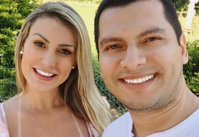 Andressa Urach ao lado do ex-marido, Thiago Lopes