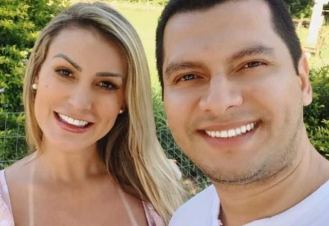 Andressa Urach ao lado do marido, Thiago Lopes