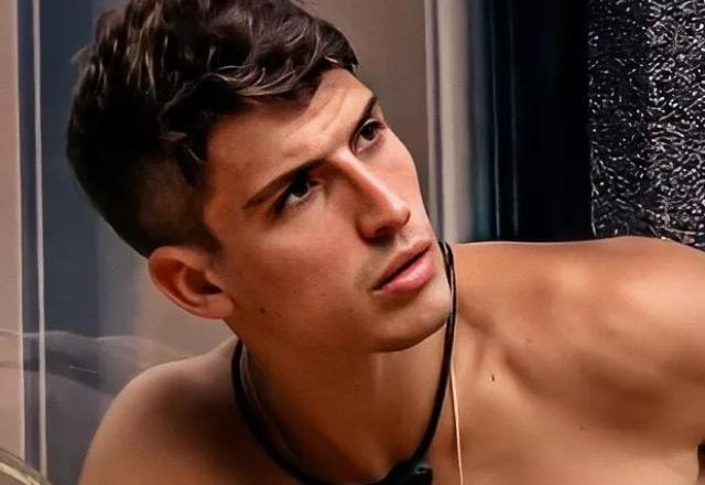 Ex-BBB Felipe Prior é clicado em foto