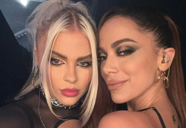 Luísa Sonza e Anitta tiram selfie juntas e fazem carão