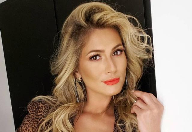 A atriz Lívia Andrade