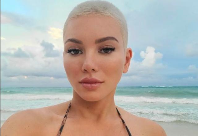 Anna Stupak na praia