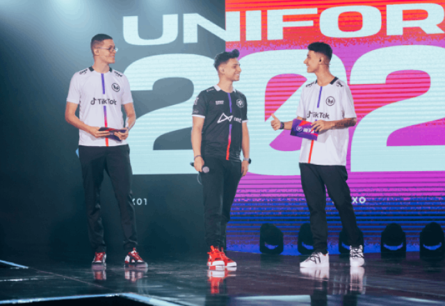 Fluxo anuncia instituição beneficente e equipe feminina de Free Fire