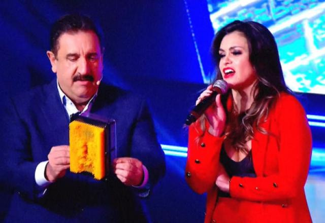 Ratinho e Renata Brás durante o Wall Duet Brasil.