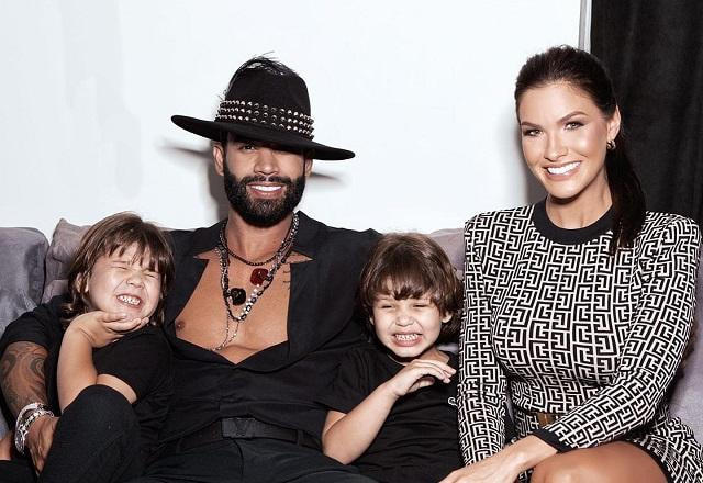 Andressa Suita e Gusttavo Lima com os filhos Gabriel e Samuel