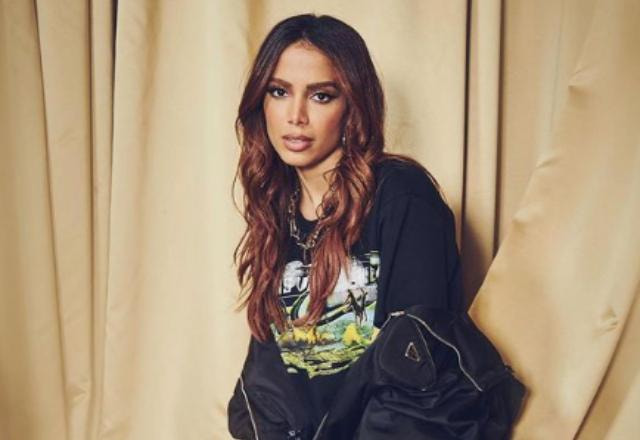 Anitta posa para ensaio fotográfico