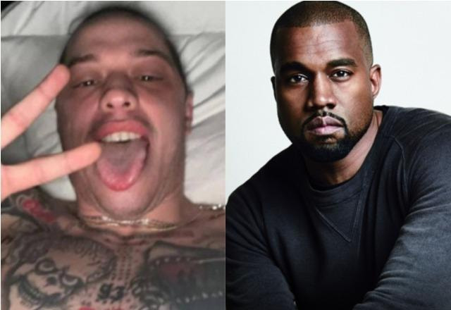 Pete Davidson deitado na cama à esquerda; Kanye West sério à direita