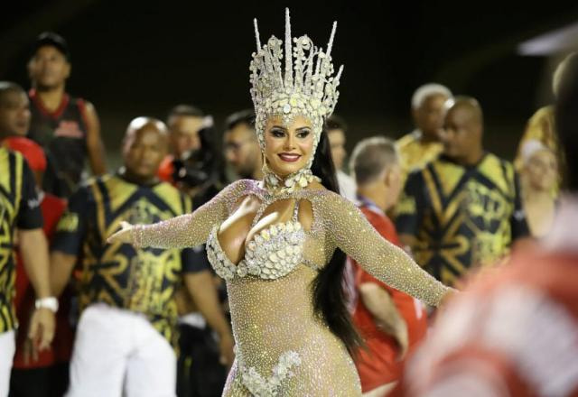 A atriz Viviane Araújo durante ensaio da Salgueiro