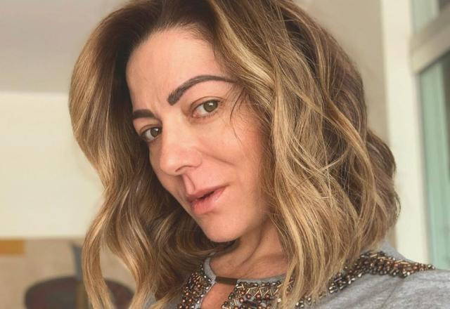 Mãe de Lucas Lucco tira selfie