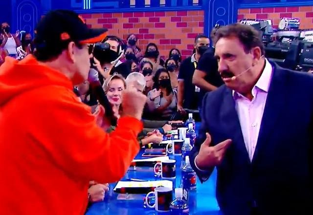 Sérgio Mallandro e o apresentador Ratinho durante o programa.