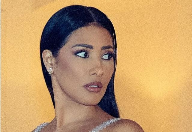 Simaria olhando para trás