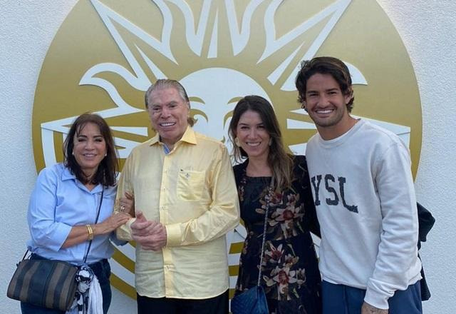 Iris Abravanel, Silvio Santos, Rebeca Abravanel e Alexandre Pato