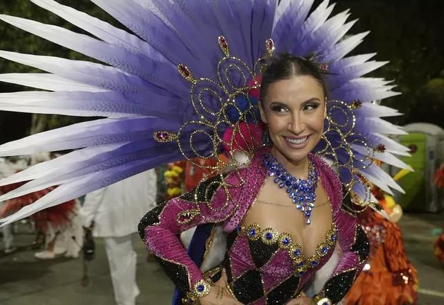 Bianca Andrade desfilando no Carnaval.