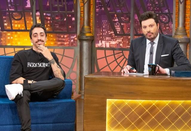 Lucas Inutilismo e Danilo Gentili durante o programa.