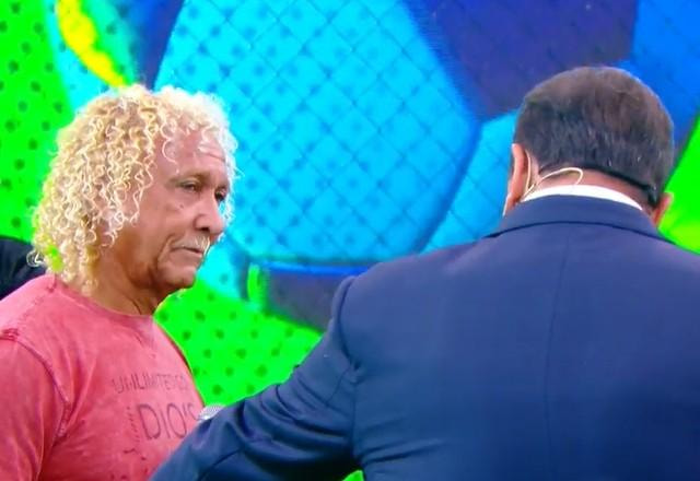 O ex-jogador Biro-Biro e o apresentador Ratinho durante o Gol Show.