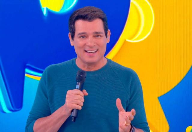 Celso Portiolli no cenário do Passa ou Repassa